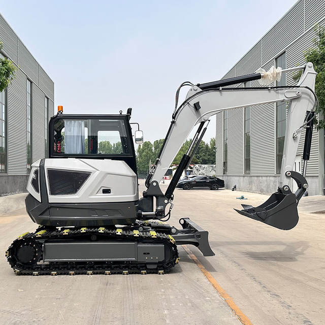 Spedizione gratuita 6.5 Ton CE EPA Kubota Engine Farm Cabin Mini Digger Piccolo mini escavatore cingolato idraulico in vendita